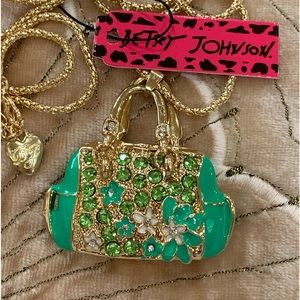 - Pretty purse necklace